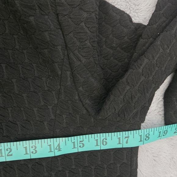 PORRIDGE ANTHROPOLOGIE Women's Black Textured Blazer.  Size Medium - Picture 10 of 12